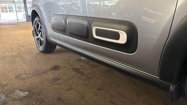 Citroen C3 1.2 PureTech Saint James 5dr Petrol Hatchback